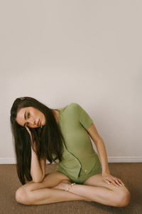 Madison Beer For Cosmopolitan May 2025 (2160x3840) Resolution Wallpaper