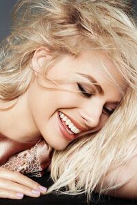 Margot Robbie Smiling