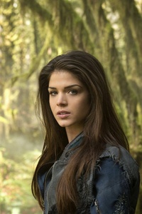 Marie Avgeropoulos As Octavia Blake In The 100 (240x400) Resolution Wallpaper