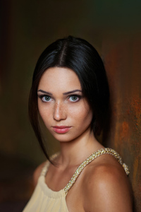 Mariya Volokh Blue Eyes Dark Hair (1125x2436) Resolution Wallpaper