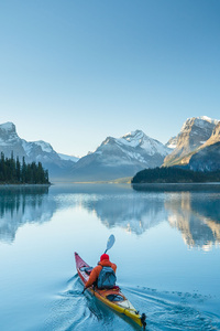 640x1136 Mountains Snow Canoes Water Reflection