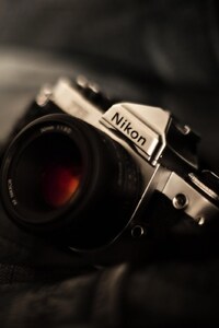Nikon (240x320) Resolution Wallpaper
