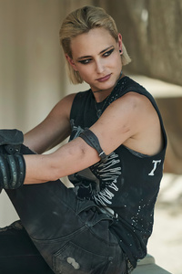 Nora Arnezeder Army Of The Dead (1280x2120) Resolution Wallpaper