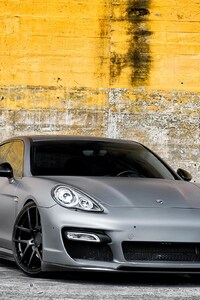 360x640 Porsche Panamera
