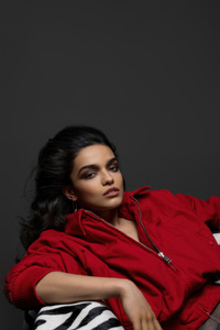 Rachel Zegler Ft Vogue Mexico (240x320) Resolution Wallpaper