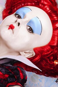 Red Queen Alice Through The Looking Glass (640x1136) Resolution Wallpaper
