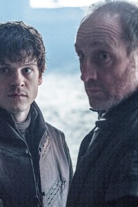 Roose Bolton and Ramsey Bolton (540x960) Resolution Wallpaper