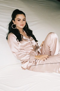 Selena Gomez In 2019 4k (240x320) Resolution Wallpaper
