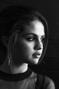 Selena Gomez Monochrome 4k (640x1136) Resolution Wallpaper