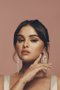 640x1136 Selena Gomez Rare Beauty 2023