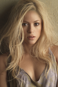 Shakira 4k New 2018 (240x320) Resolution Wallpaper