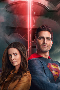 Superman And Lois 4k 2023 (640x1136) Resolution Wallpaper