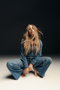 Sydney Sweeney 8k (640x1136) Resolution Wallpaper