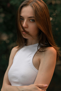Tanya Zakharova Model Hairs On Face (320x480) Resolution Wallpaper