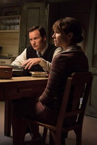 The Conjuring 2 Movie (480x800) Resolution Wallpaper