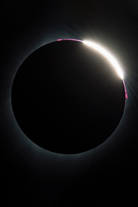 Total Solar Eclipse (720x1280) Resolution Wallpaper