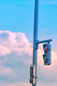 Traffic Light Pole In The Dreamlight (640x960) Resolution Wallpaper