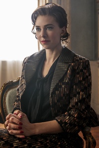 Vanessa Kirby As Princess Margaret In The Crown Tv Series (480x854) Resolution Wallpaper
