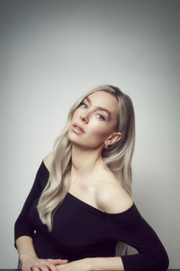 Vanessa Kirby Hollywood Star Portrait (1280x2120) Resolution Wallpaper
