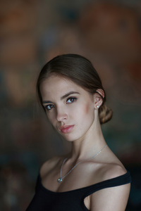 Victoria Lukina Looking At Viewer (1440x2560) Resolution Wallpaper