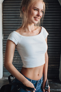 Victoria Pichkurova Smiling (320x480) Resolution Wallpaper