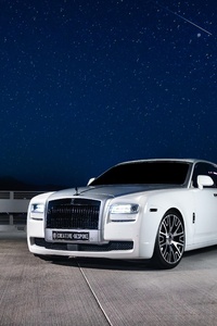 1125x2436 White Rolls Royce 2021 5k