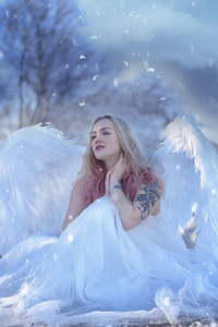 1080x2160 Winter Angel 4k