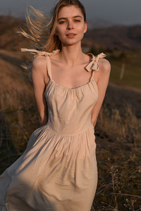 640x1136 Women Model Landscape White Dress Countryside 4k