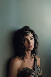 Wonder Woman Crimson Eyes (320x568) Resolution Wallpaper