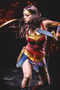 320x568 Wonder Woman4k Warrior