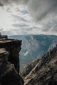 Yosemite Valley 8k (1125x2436) Resolution Wallpaper