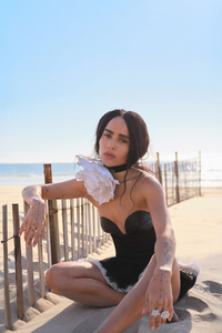 Zoe Kravitz Us Elle Magazine (480x800) Resolution Wallpaper